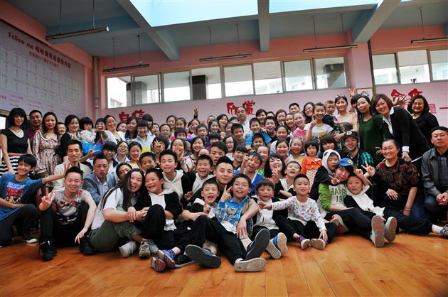 喜报：棠中外语学校啦啦操参加央视“健身状元榜”全国街舞大赛获冠军