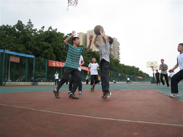 展现对抗实力  体现拼搏精神——棠外附小举行班级篮球对抗赛