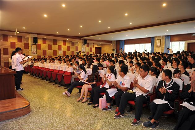 畅谈学海路 共铸中国梦——记棠中外语学校高2012级“中国梦 我的梦”演讲比赛