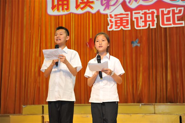 “圆我中国梦，诵读弟子规”——记棠中外语学校开展初2012级学生“中国梦”主题教育演讲比赛