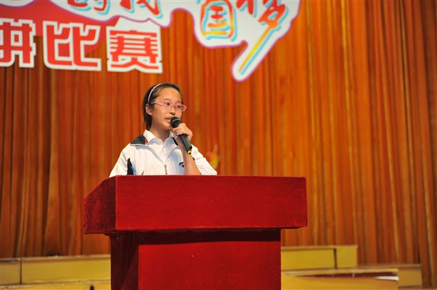 “圆我中国梦，诵读弟子规”——记棠中外语学校开展初2012级学生“中国梦”主题教育演讲比赛