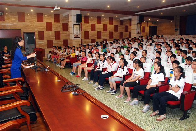 中国梦 我的梦——棠外附小举行毕业班专题讲座