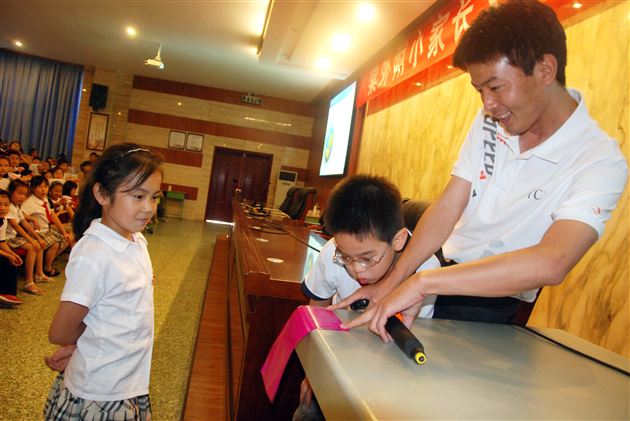 梦想，从这里起飞——记棠外附小三年级家长义工课堂