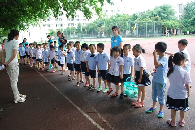整合优势资源 深化幼小衔接——记棠外实验幼稚园大班“留学”棠外附小半日活动