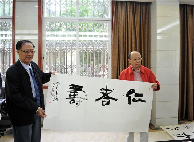 全国外语特色学校教育研究会第十八届年会在棠外举行