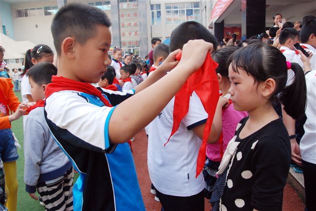 快乐童年，放飞梦想——棠外附小举行少先队建队64周年系列活动