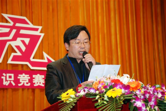 与孝同行，学会感恩——记棠外初2013级家长报告会