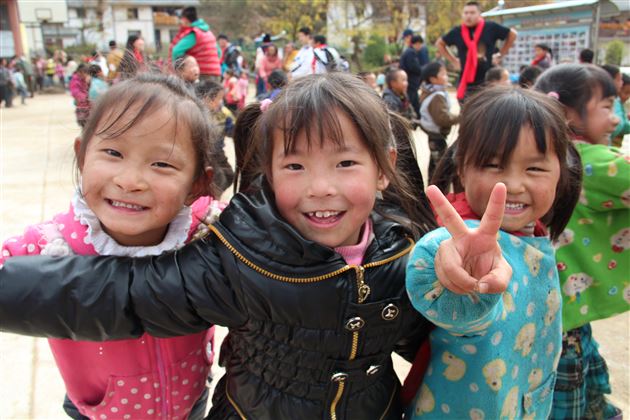 播种大爱 收获希望——棠中外语学校第四次云南五星苗寨回访德育活动暨捐建教学楼落成仪式