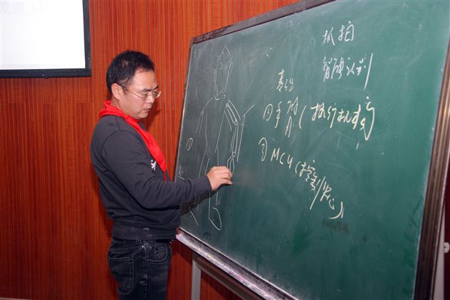 机器人科普 走进机器人——记棠外附小五年级家长义工课堂