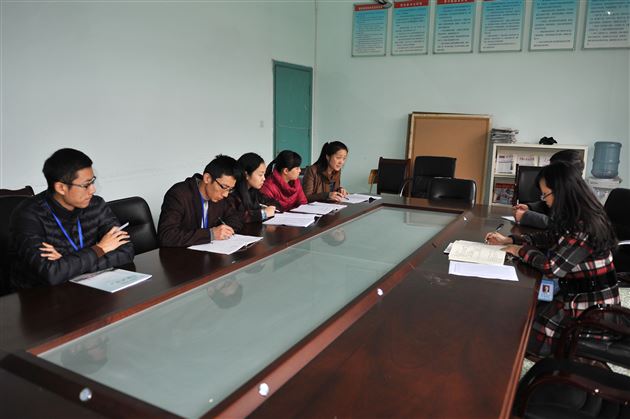 “静”的魅力——记棠外高2012级修身班会课研讨活动