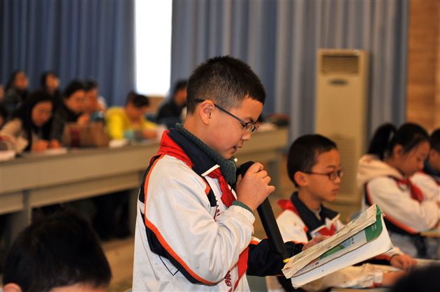 走进诗歌殿堂，共品饕餮盛宴——双流县语文名师工作室联合教研活动在棠外举行