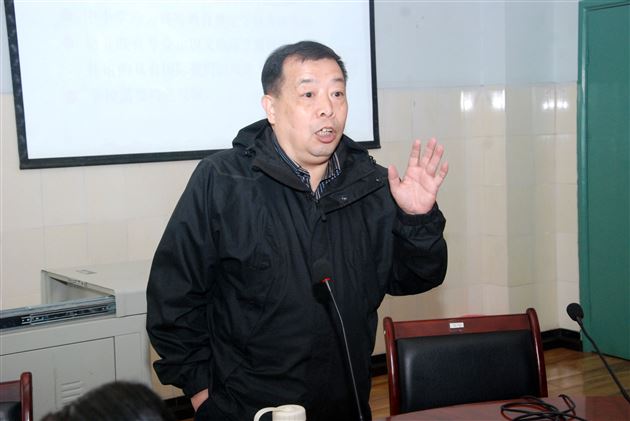 棠外附小举行“双语教育研究与双语教学实验”讲座