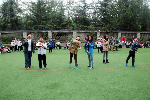 放飞梦想  点亮童年——记棠外附小纸飞机比赛