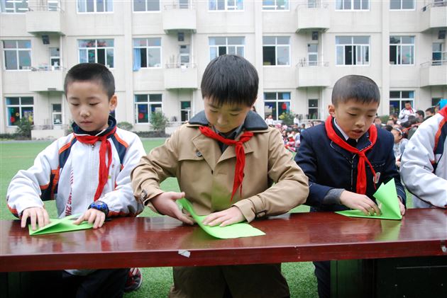 放飞梦想  点亮童年——记棠外附小纸飞机比赛