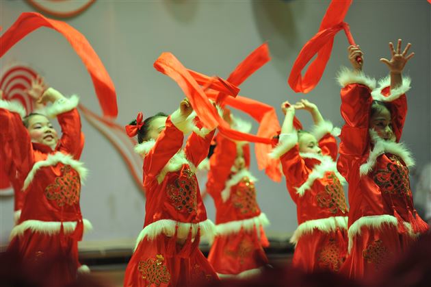棠外实验幼稚园2014“童心飞扬，骏马迎春”新年文艺汇演圆满落幕