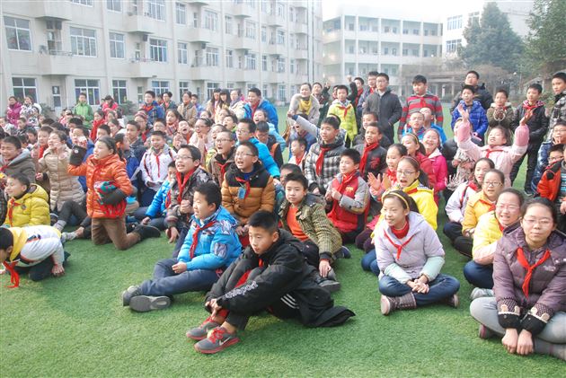 魔幻双手，神奇思维——棠外附小举行首届魔方大赛