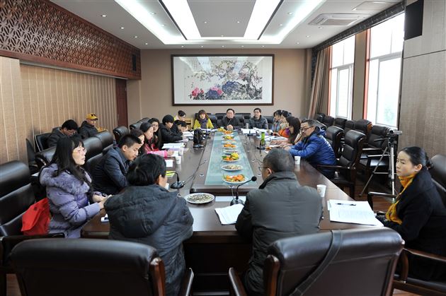 借助专家指导，推进英语教改