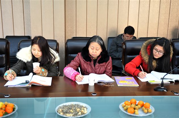 借助专家指导，推进英语教改