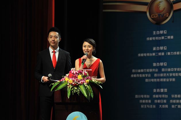 棠外、棠外附小分别荣获“2013年度成都之最魅力校园”最高奖项