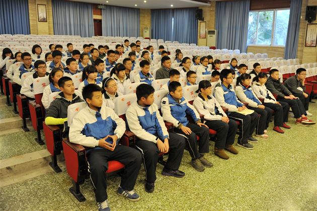 棠外召开初2012级学生会干部工作培训会