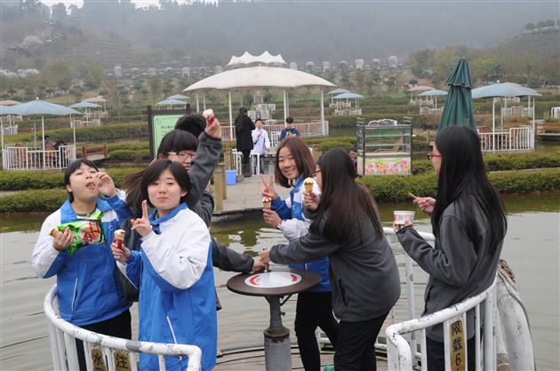 乡村徒步 踏青赏花——记棠外国际班2月社会实践活动