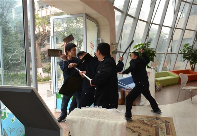 棠外实验幼稚园开展防暴应急演练