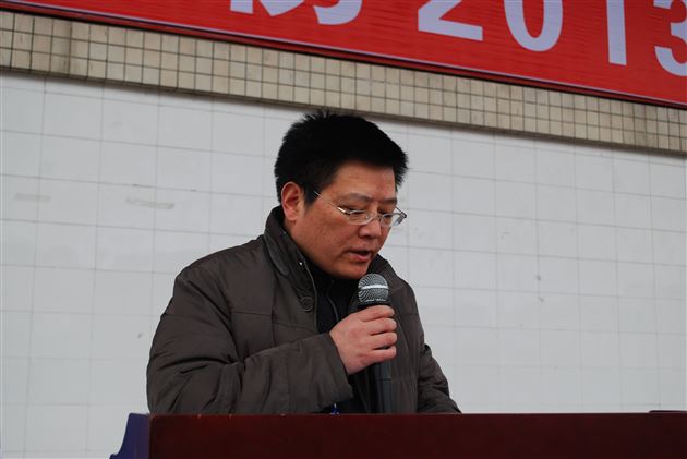 园中青青葵，向阳渐次开——棠外举行初2013级上学期学生表彰总结大会