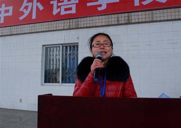 园中青青葵，向阳渐次开——棠外举行初2013级上学期学生表彰总结大会