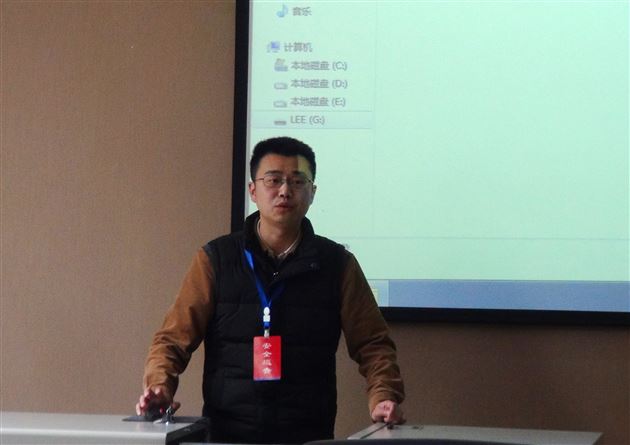 棠外召开初中部修身班会课专题研讨会