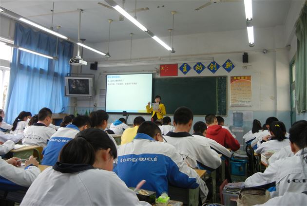 百花锦簇，精彩纷呈——记棠外第八届初中政治学科大比武活动