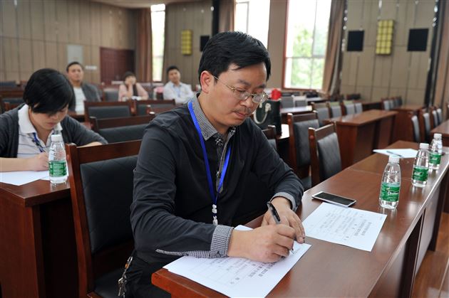 精彩故事 点亮智慧——记棠外初2013级班主任故事讲述大赛（预赛）