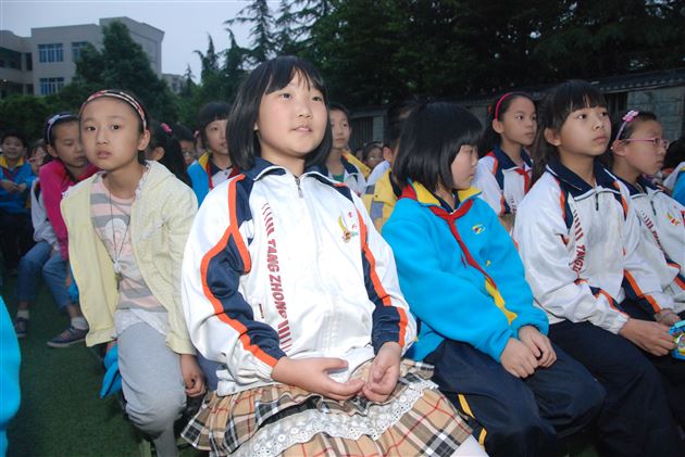 棠外附小本学期“坝坝电影”开播啦