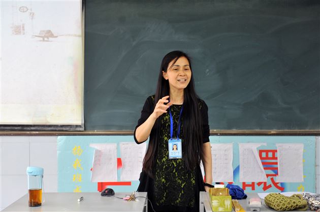 搭建沟通桥梁 共铸美好未来——记棠外初2012级家长会