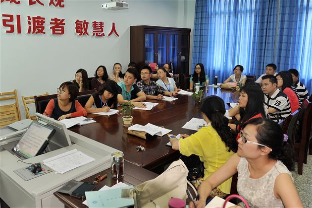 常态班会课原来这样上——棠外初中班主任后备队伍第四次培训会