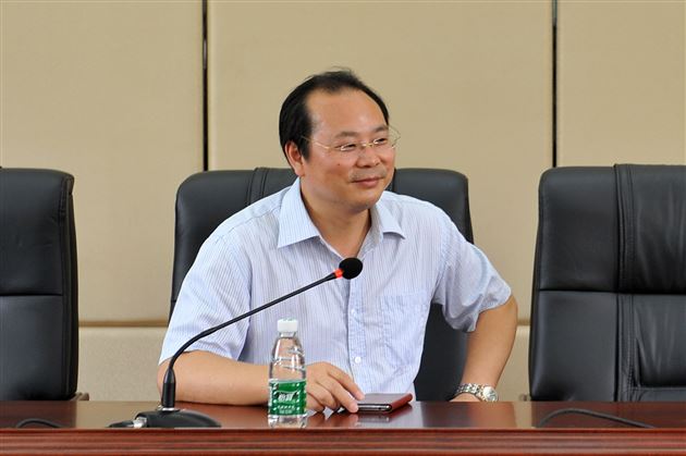 棠外教师鲁敏献课国培计划（达州市）中小学体育骨干教师培训班