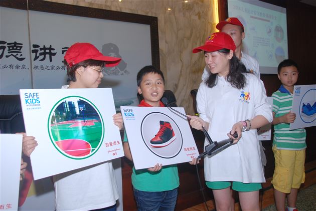 关注青少年运动安全——记棠外附小五年级家长义工课堂