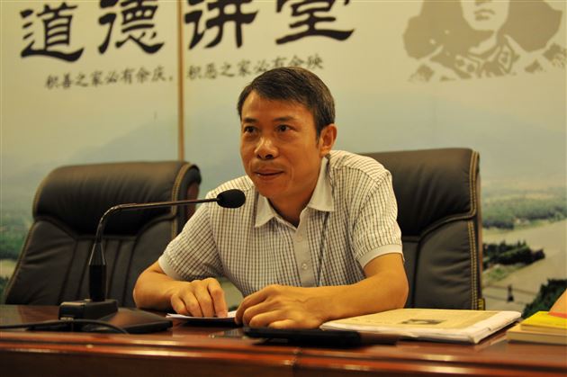 纵横毫端醉春秋,伏案走笔展风华——记棠外初中部“仁譞”文学社成立大会