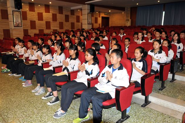 纵横毫端醉春秋,伏案走笔展风华——记棠外初中部“仁譞”文学社成立大会