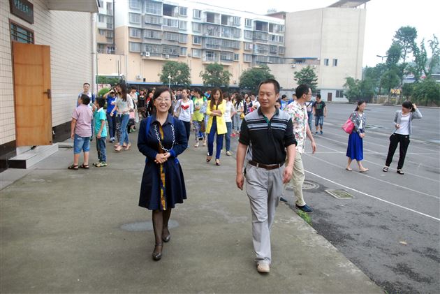 走出校门，博采众家之长——棠外附小教师洪雅实小之行