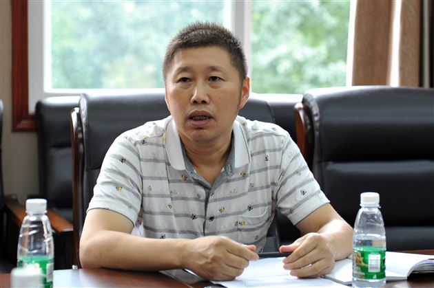 抓契机去斑驳 勤反思育白玉——棠外党总支召开党的群众路线教育实践活动领导班子专题组织生活会