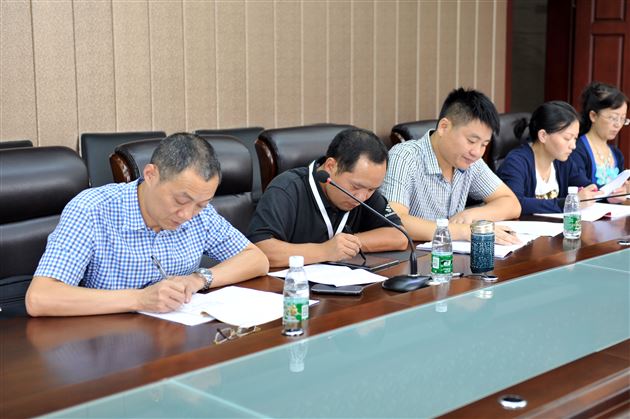 抓契机去斑驳 勤反思育白玉——棠外党总支召开党的群众路线教育实践活动领导班子专题组织生活会