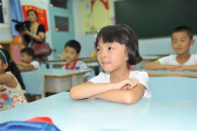 月到中秋分外明 感念师恩双节行