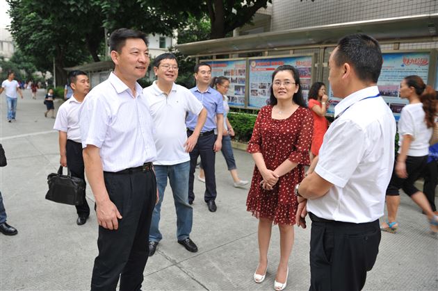 省教育厅纪工委书记狄志军一行视察我校开学工作