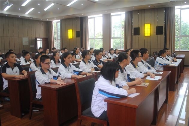 棠外召开初2013级学生会楼层自主管理大会