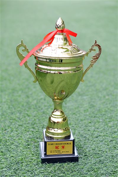 棠外男足队参加四川省运动会蝉联冠军