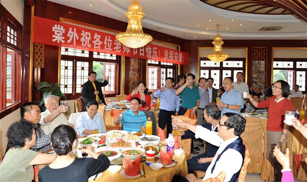 岁岁重阳，温暖夕阳——记棠外“九九重阳节”敬老活动