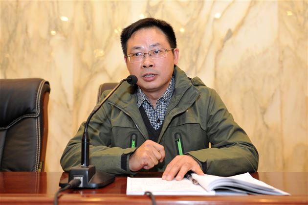 树德中学（宁夏校区）德育主任文波代表直属学校组发言