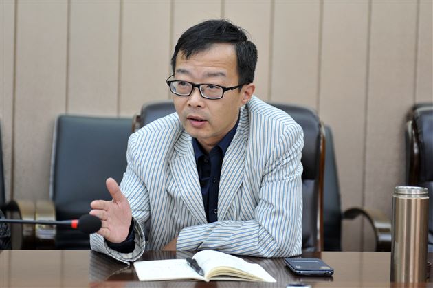 成都市教科院领导调研棠外校本研修工作