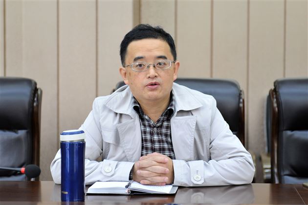 成都市教科院领导调研棠外校本研修工作