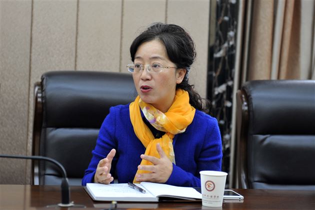 成都市教科院领导调研棠外校本研修工作